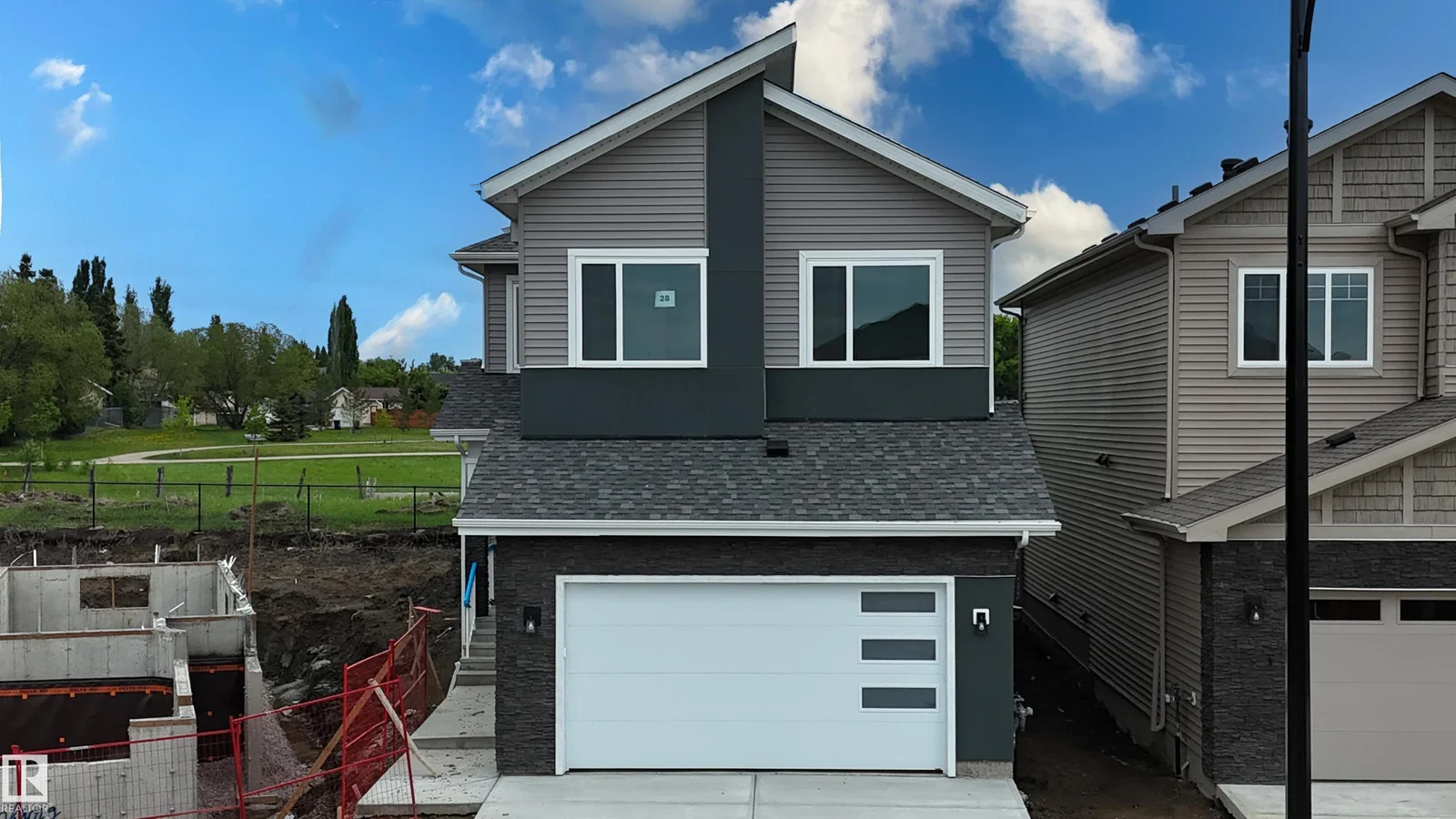 28 MEADOWGROVE LD, Spruce Grove - 5 bedroom Detached Single Family for sale