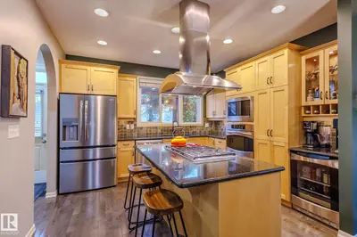 Interior photo 1 of 7207 14A AV SW
