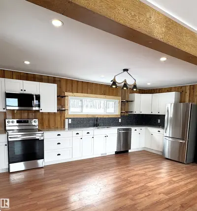 Interior photo 4 of 490 & 492 Lakeview Drive