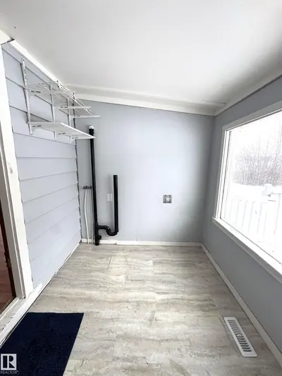 Interior photo 3 of 490 & 492 Lakeview Drive