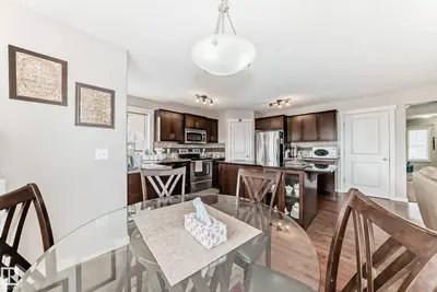 Interior photo 4 of 2808 36 AV NW