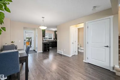 Interior photo 3 of 467 SHEPPARD BV