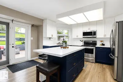 Interior photo 2 of 22 DEWBERRY PL