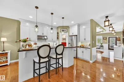 Interior photo 3 of 5465 THIBAULT WD NW