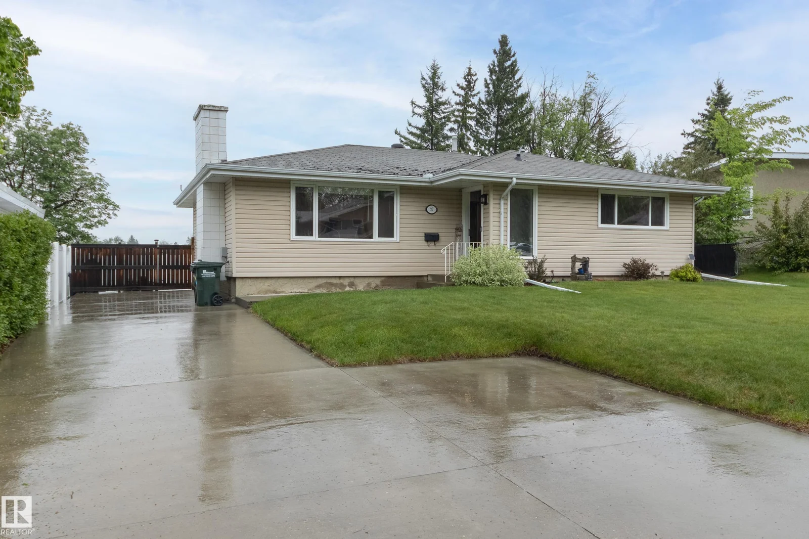 27 MANOR DR, Sherwood Park - 5 bedroom Detached Single Family for sale