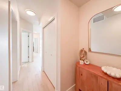 Interior photo 1 of #718 200 BELLEROSE DR