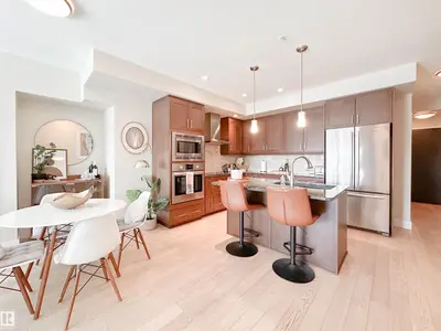 Interior photo 4 of #718 200 BELLEROSE DR