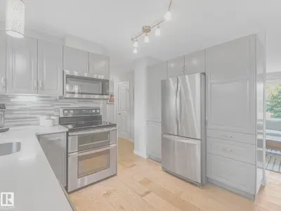 Interior photo 2 of 33 HURON DR