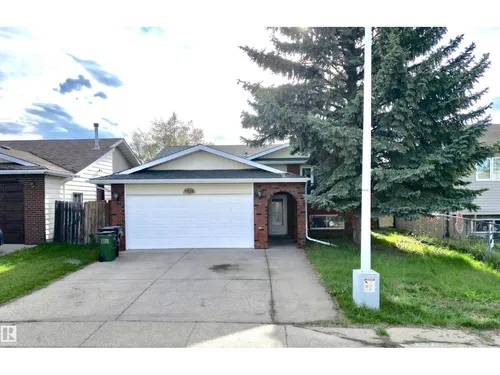 4928 31 AV NW, Edmonton - $495,000
