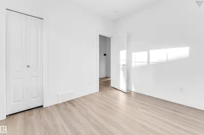 Interior photo 3 of 1224 14 AV NW NW