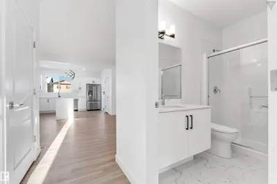 Interior photo 4 of 1224 14 AV NW NW