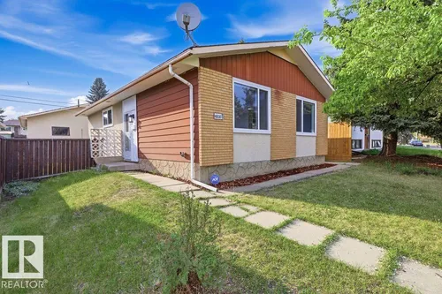 14208 51 ST NW, Edmonton - $428,000