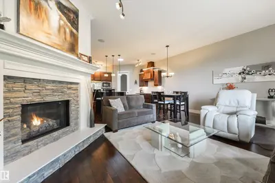 Interior photo 3 of 224 AMBLESIDE DR SW