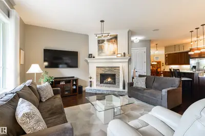 Interior photo 2 of 224 AMBLESIDE DR SW