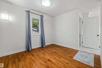 Interior photo 3 of 4 BENNETT PL