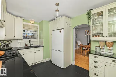 Interior photo 4 of 10823 125 ST NW