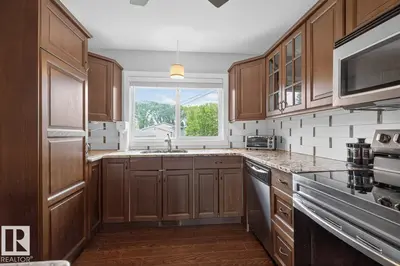 Interior photo 4 of 9815 68 AV NW