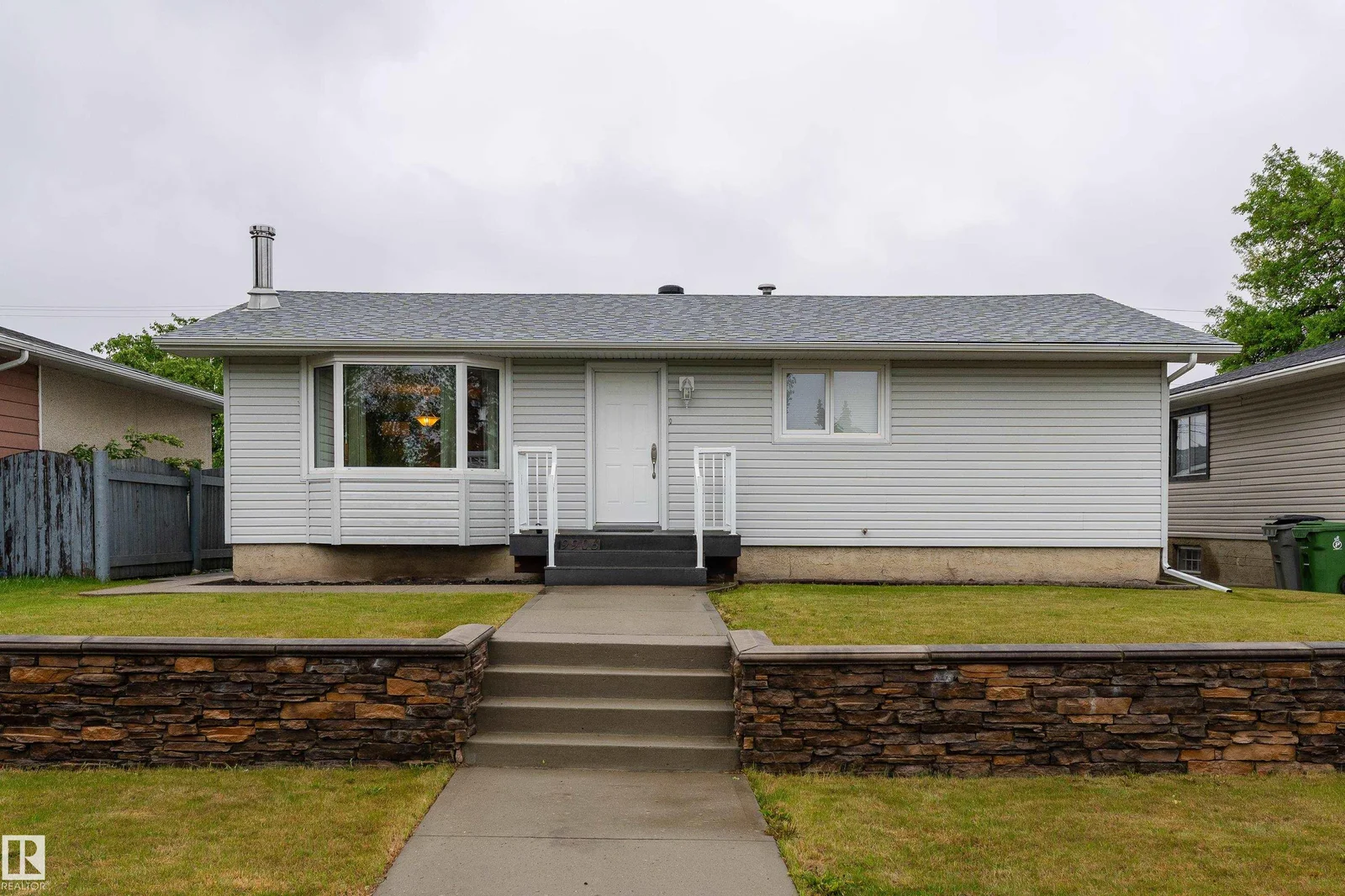 9906 99 ST, Morinville - 4 bedroom Detached Single Family for sale