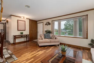 Interior photo 4 of 9906 99 ST
