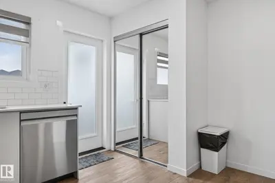 Interior photo 4 of #44 1025 SECORD PM NW