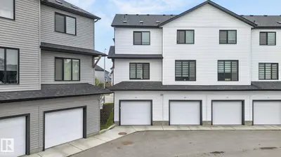 Interior photo 4 of #44 1025 SECORD PROMENADE PM NW