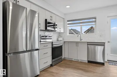 Interior photo 2 of #44 1025 SECORD PM NW