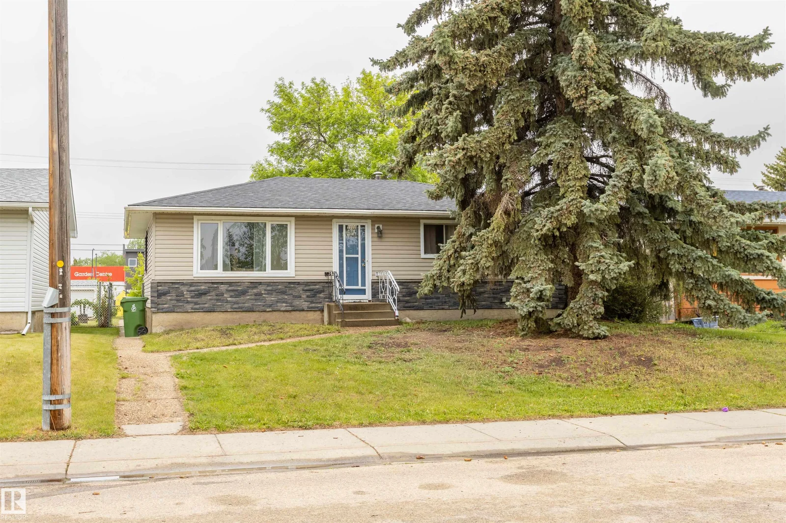9908 99 ST, Morinville - 4 bedroom Detached Single Family for sale