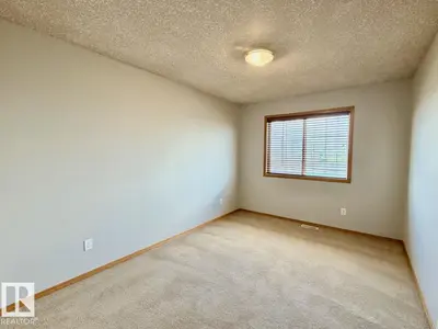 Interior photo 4 of 8 5025 50 AV