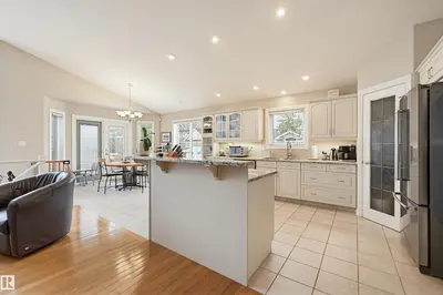 Interior photo 2 of 28 PRESTIGE PT NW