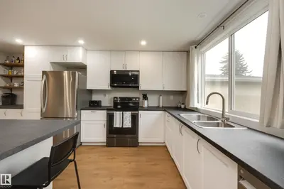 Interior photo 4 of 29 CHUNGO DR