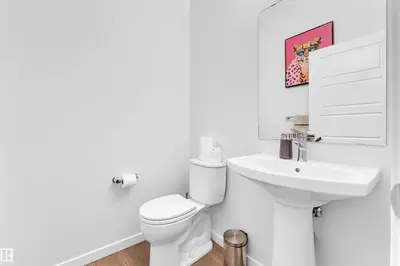 Interior photo 2 of 3607 6 AV SW