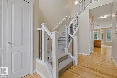 Interior photo 3 of 
