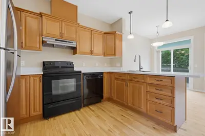 Interior photo 1 of 