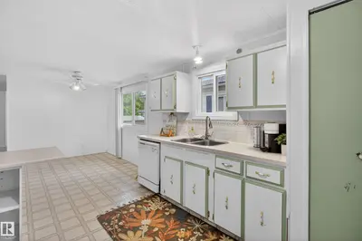 Interior photo 2 of 21 Willowdale DR SE