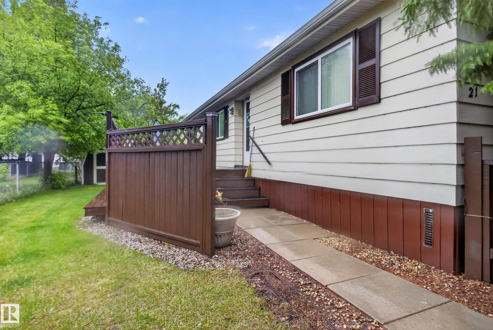 21 Willowdale DR SE, Edmonton - 3 bedroom Single Family Residence for sale