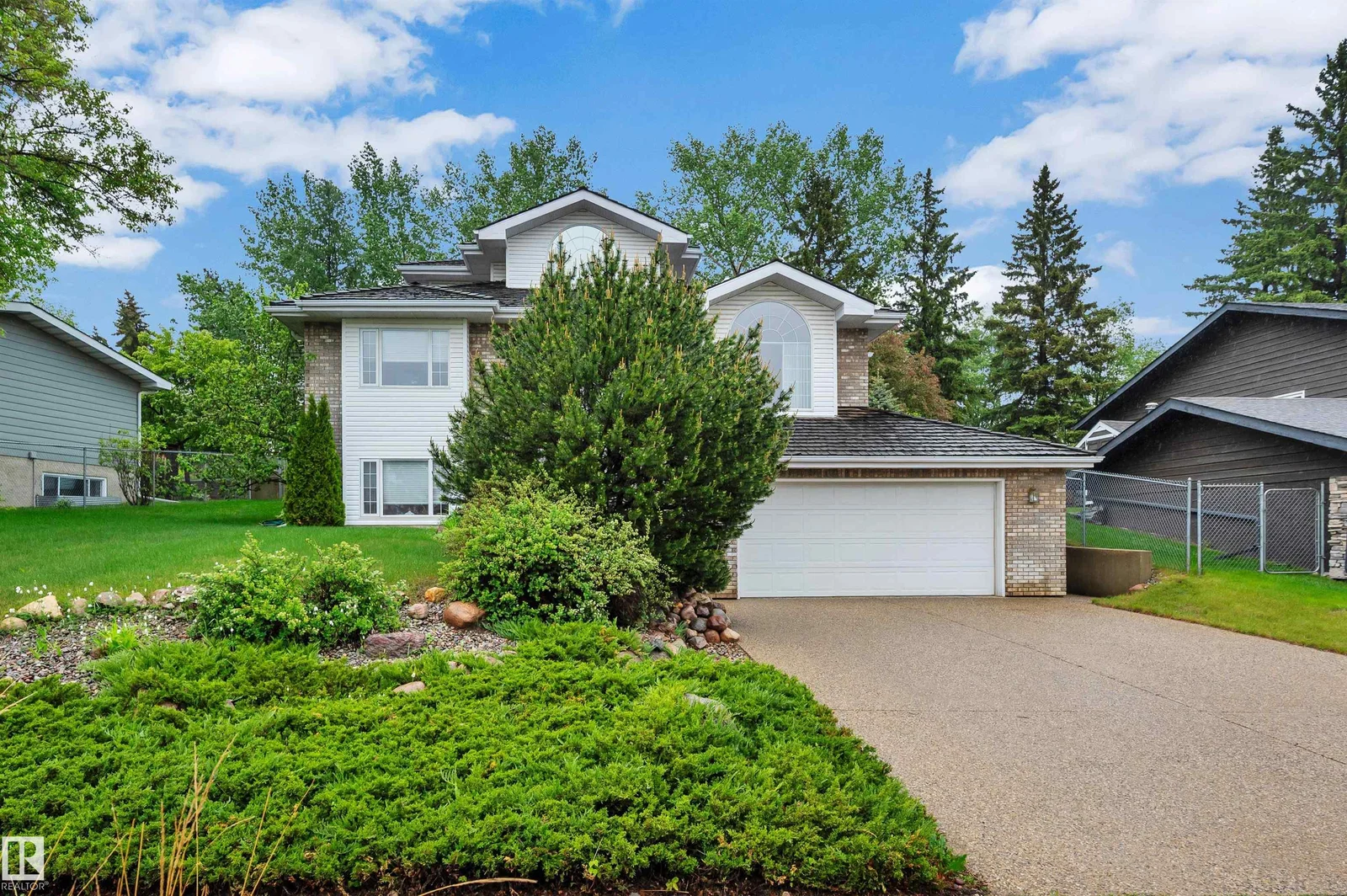 74 BEAUVISTA DR, Sherwood Park - 5 bedroom Detached Single Family for sale