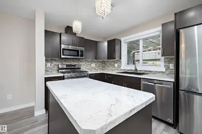 Interior photo 4 of 2914 18A AV NW