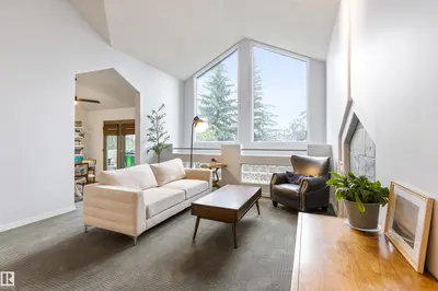 Interior photo 2 of 10 EVEREST CR