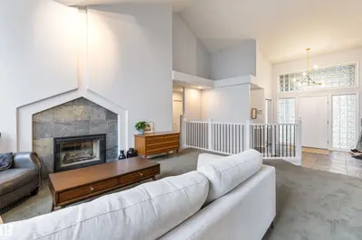 Interior photo 3 of 10 EVEREST CR