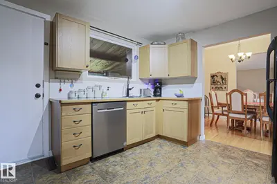 Interior photo 4 of 190 WILLOW ST