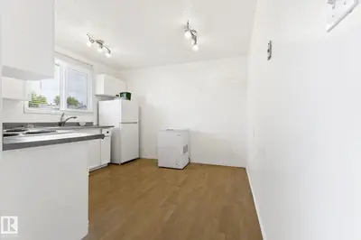 Interior photo 2 of 3122 142 AV NW