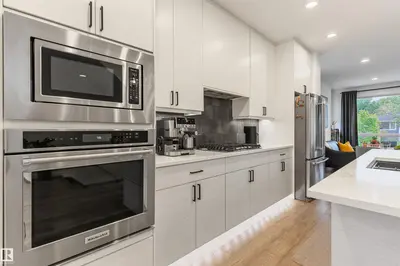 Interior photo 3 of 9124 73 AV NW