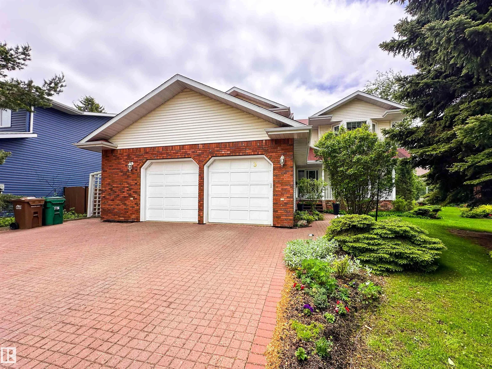 3 LAIRD PL, St. Albert - 5 bedroom Detached Single Family for sale