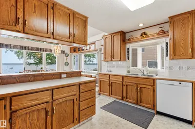 Interior photo 2 of 597 1 AV