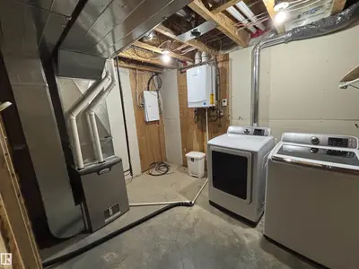 Interior photo 4 of 5041 45 Street