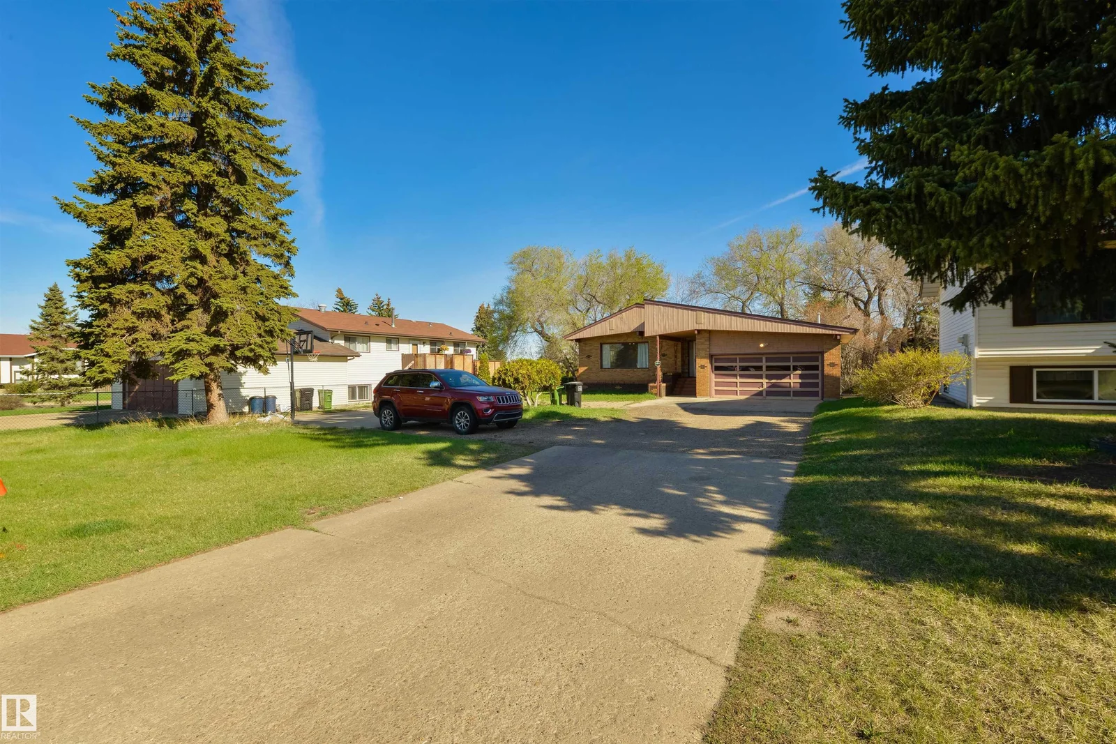 6134 37A AV NW, Edmonton - 5 bedroom Detached Single Family for sale