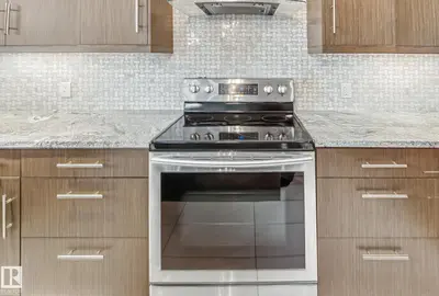 Interior photo 4 of 5803 32 ST NE