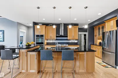 Interior photo 4 of 5709 MCLUHAN BA NW