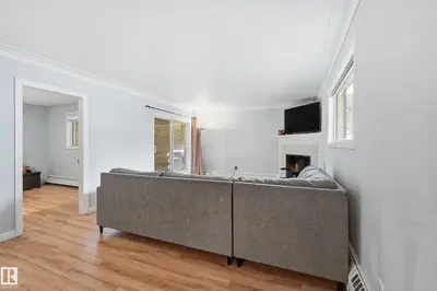 Interior photo 4 of #33 9914 80 AV NW