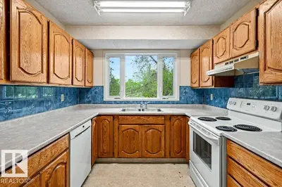 Interior photo 2 of 23 ALLISON PL